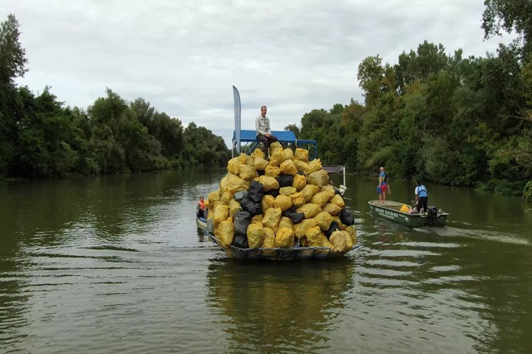 Operazione “Fiumi Puliti”: raccolte 12 tonnellate di rifiuti sul Tevere